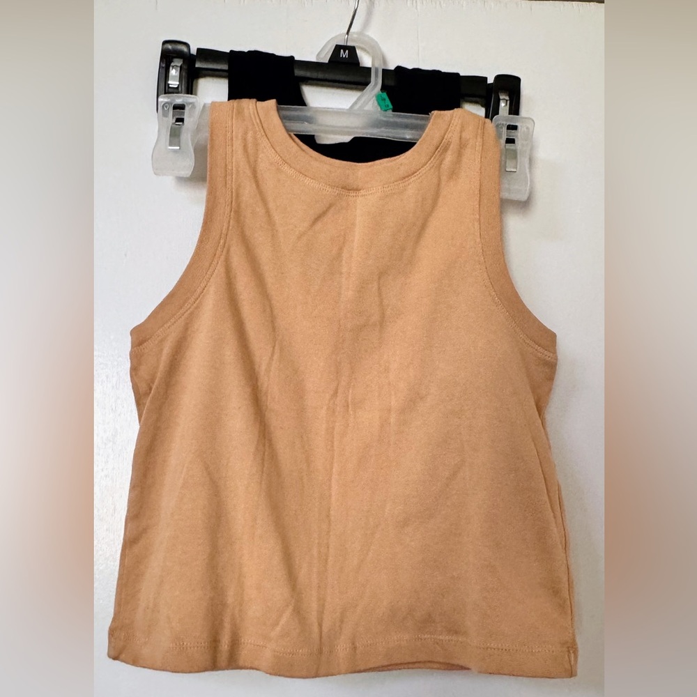 Medium crop tank top
